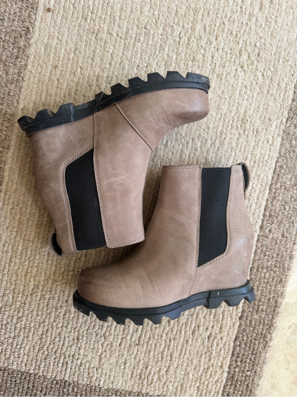 Sorel Taupe Joan Size 6